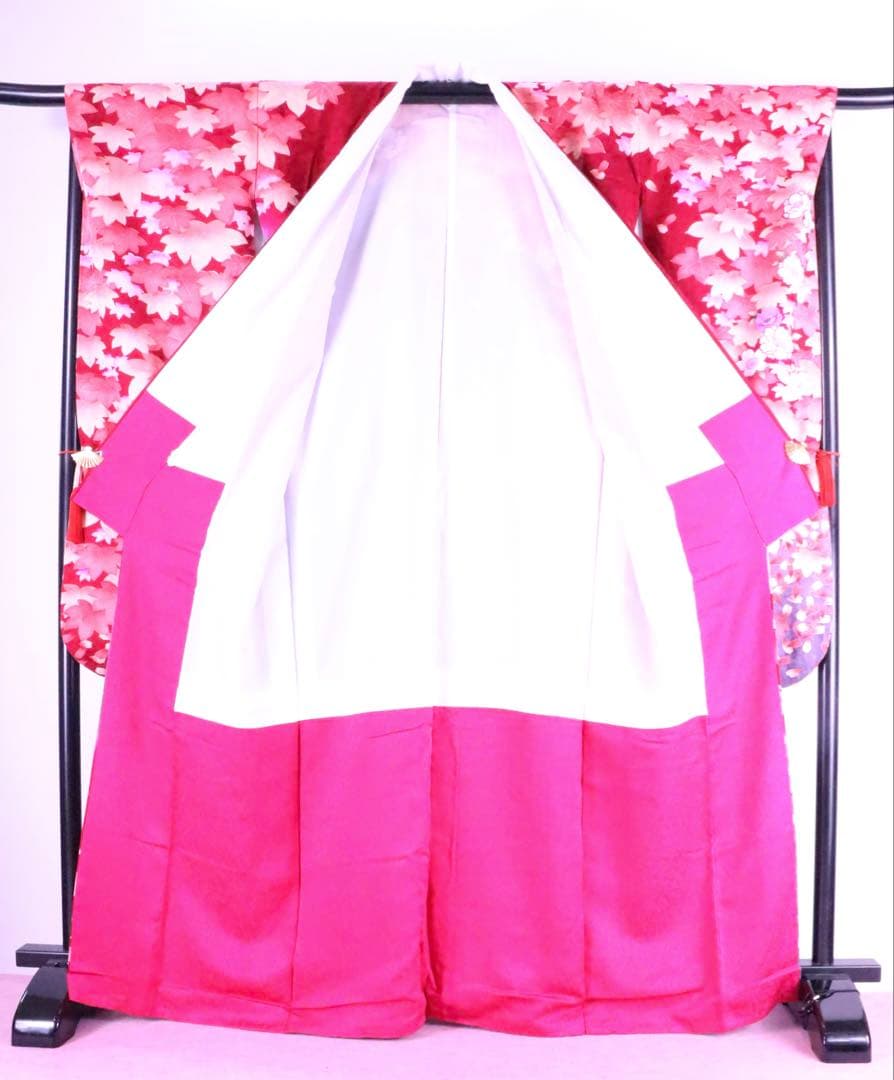 振袖　正絹　華やか紫地　花文様　ぼかし染め