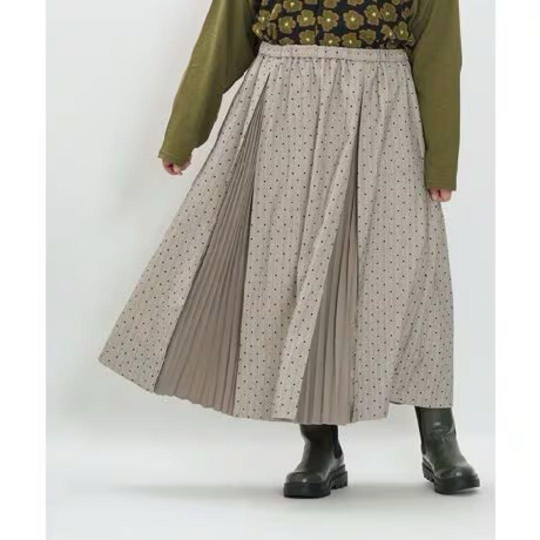 新品／as know as olaca　アズノウアズ　線に点にプリーツのスカート
