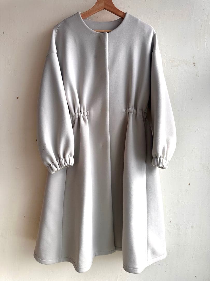 最終価格　BEARDSLEY ダンボールギャザーコート　卒入式にも