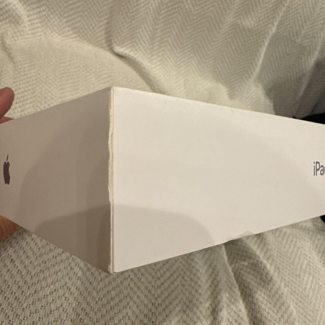 【新品未開封】Apple iPad (A16) 11インチ 128GB シルバー