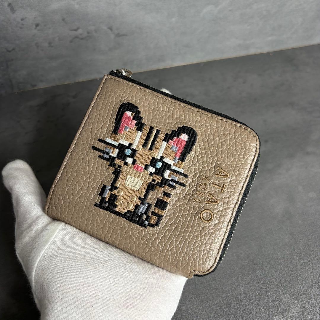 【極美品】ATAO L字ファスナー ミニウォレット イリオモテヤマネコ 刺繍