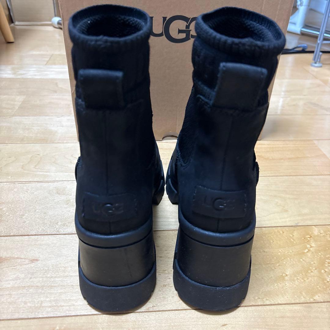 UGG ブラック 厚底サイドゴアブーツ　ブルックリン チェルシー ブーツ