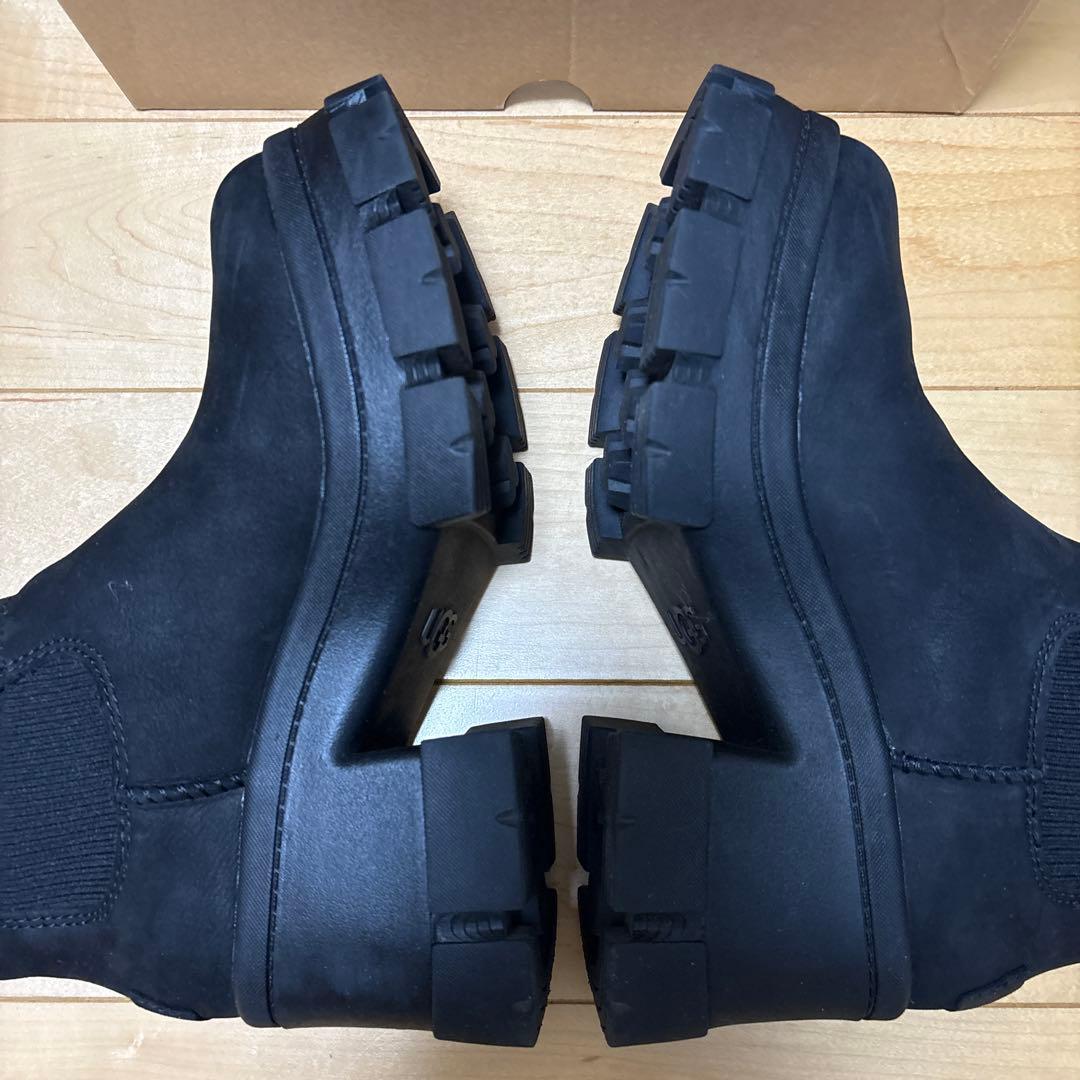UGG ブラック 厚底サイドゴアブーツ　ブルックリン チェルシー ブーツ