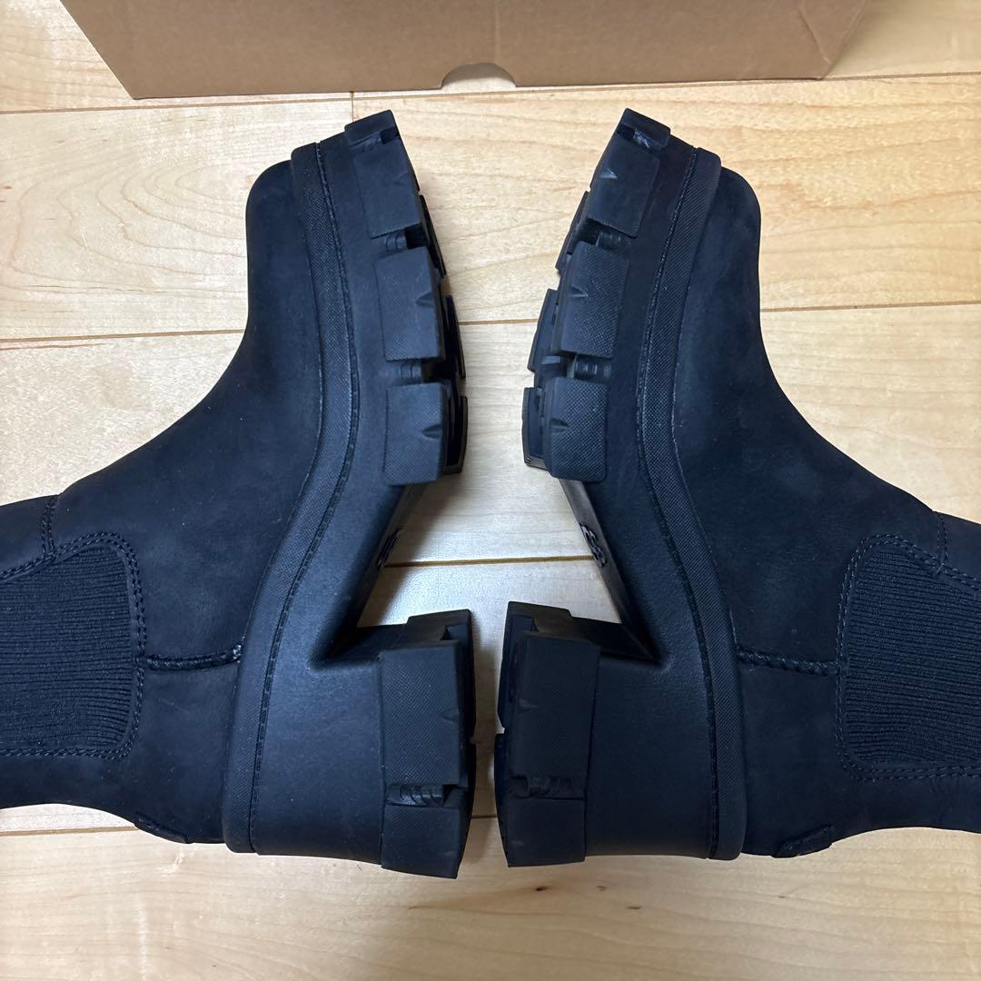 UGG ブラック 厚底サイドゴアブーツ　ブルックリン チェルシー ブーツ
