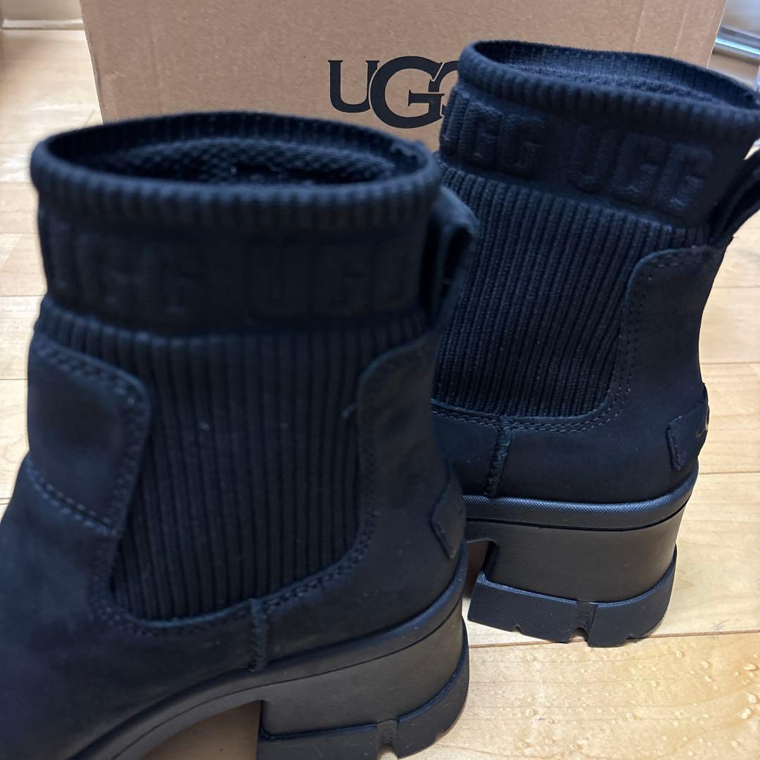 UGG ブラック 厚底サイドゴアブーツ　ブルックリン チェルシー ブーツ