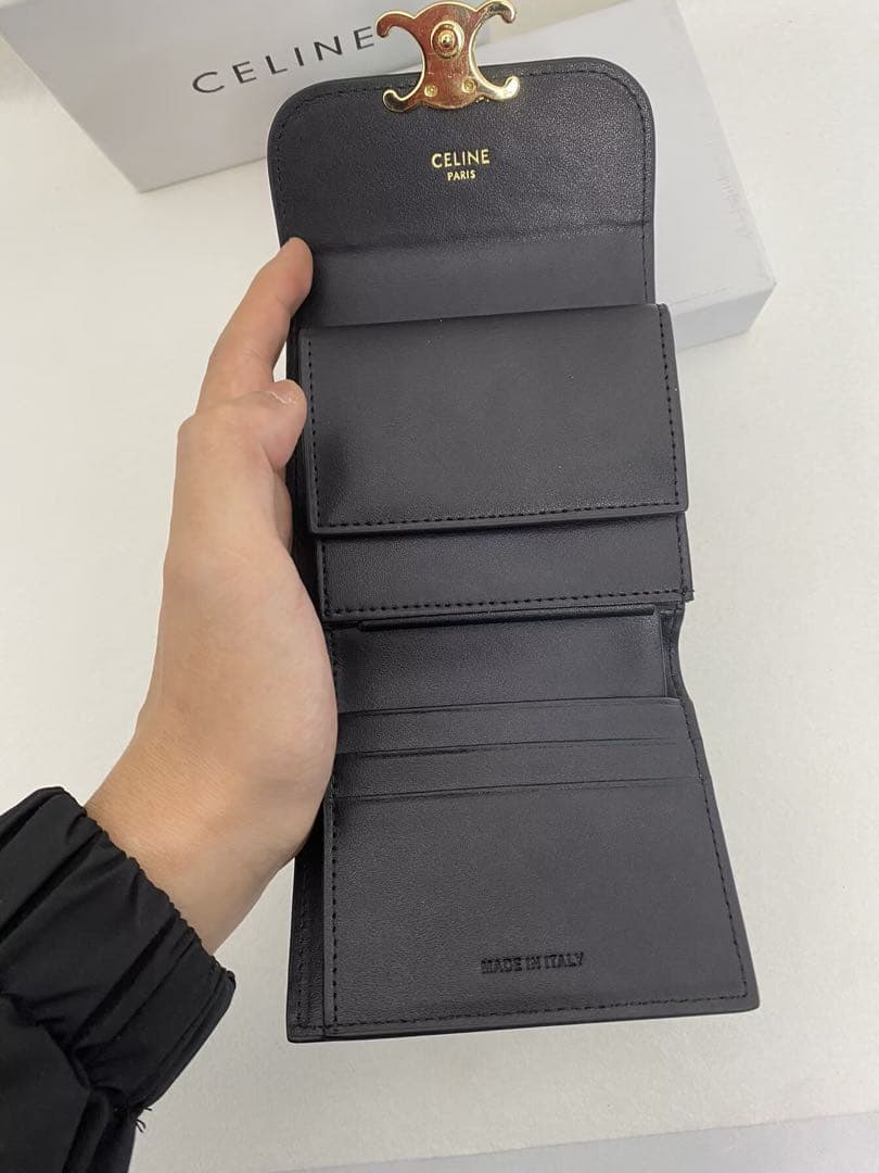 CELINEブラック三つ折り財布