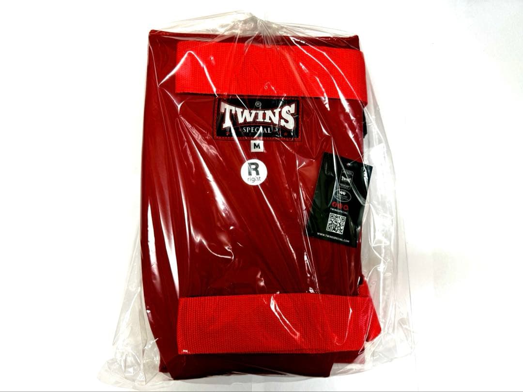 新品　TWINS レガース　左右1組　赤　Mサイズ　ツインズ　全国送料込
