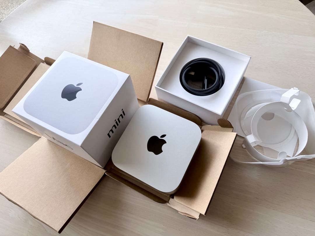 Mac mini M4 (2024) メモリ16GB / SSD 256GB