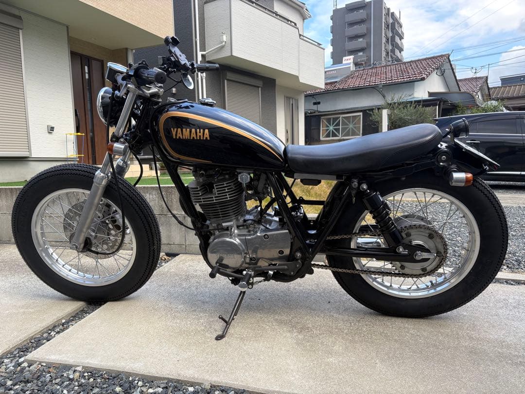 SR400 シート　社外品