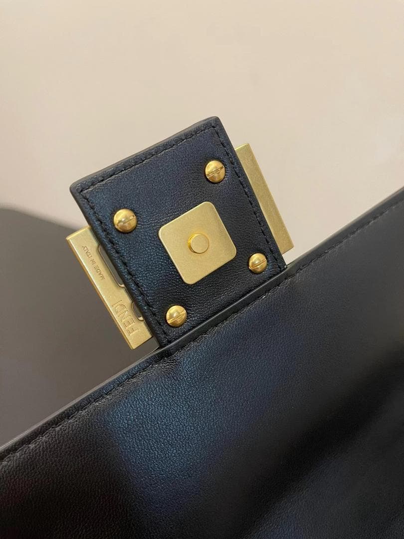 フェンディ バゲット ブラックレザー