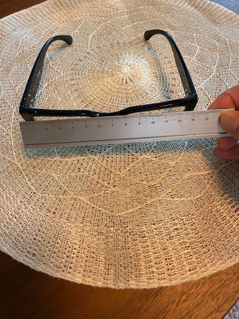 CHANEL スクエア型 ブラックメガネ（調光レンズ）