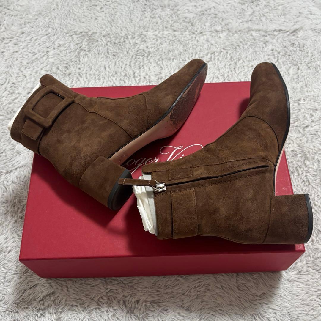 美品 roger vivier ポリー スエード ブーティ ブラウン