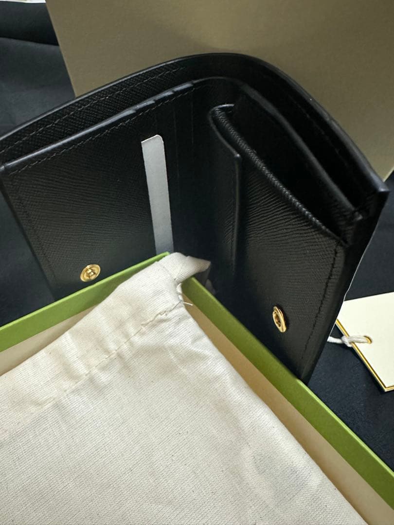 Y*I様 MARNI 二つ折りミニ財布 サフィアーノレザー ブラック　新品未使用