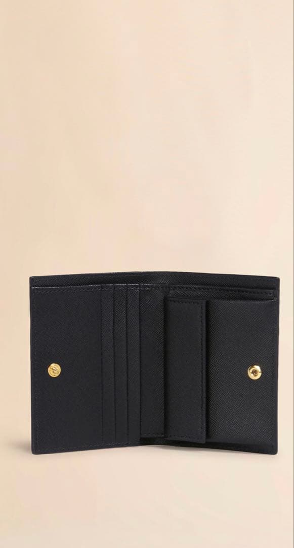 Y*I様 MARNI 二つ折りミニ財布 サフィアーノレザー ブラック　新品未使用