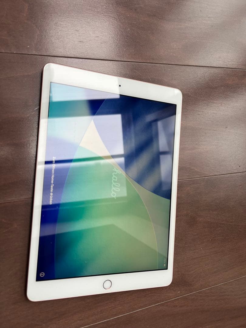 Apple iPad WiFi 第８世代　美品　ゴールド 本体のみ