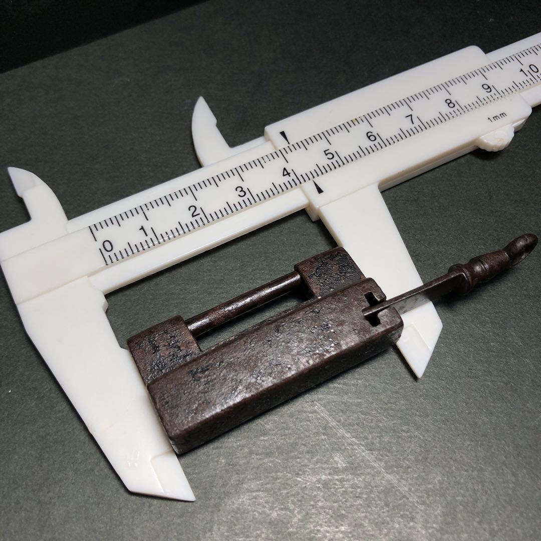 江戸時代　小型　和錠　錠前鉄製　アンティーク金属製鍵 作動品