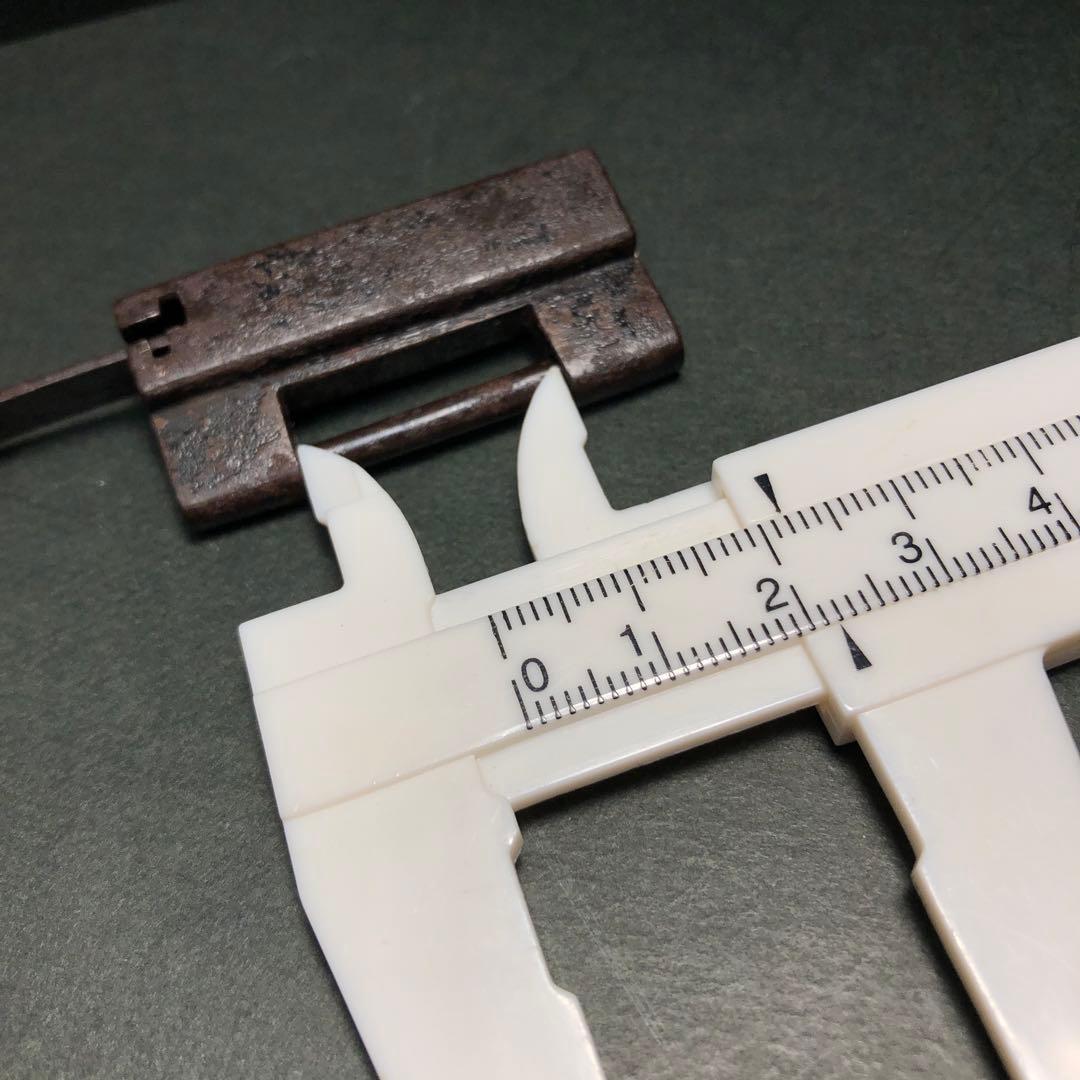 江戸時代　小型　和錠　錠前鉄製　アンティーク金属製鍵 作動品