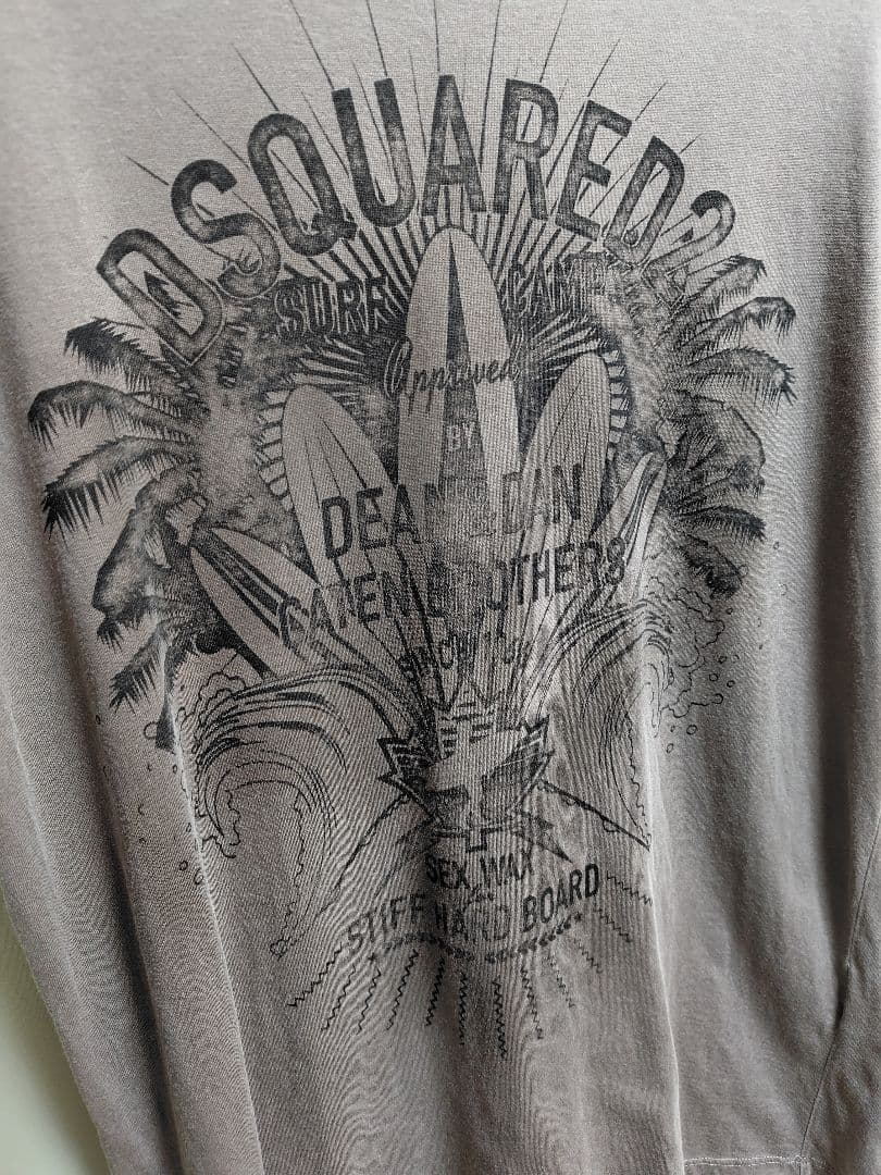DSQUARED2 Tシャツ ＆JIMMYCHOOクラッチバッグ