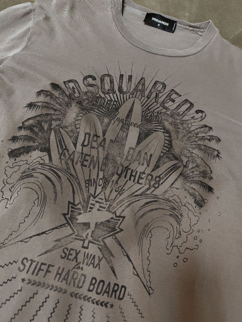 DSQUARED2 Tシャツ ＆JIMMYCHOOクラッチバッグ