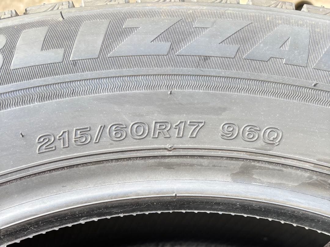 2025年製 ブリヂストン　BLIZZAK VRX3 215/60R17