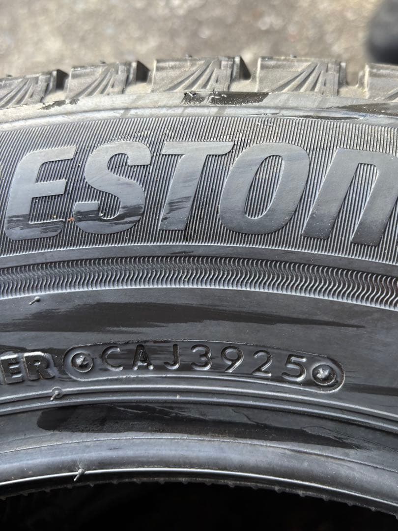 2025年製 ブリヂストン　BLIZZAK VRX3 215/60R17