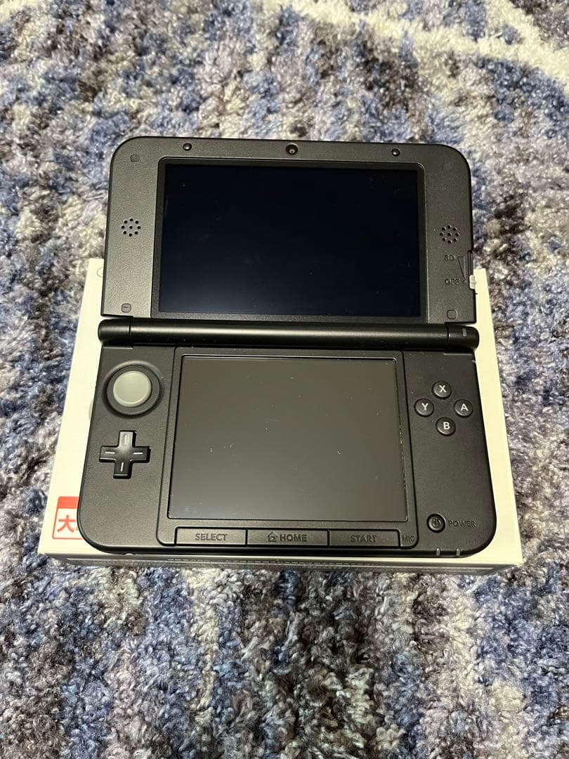 ［箱付き超美品］ニンテンドー3DS LL シルバー×ブラック
