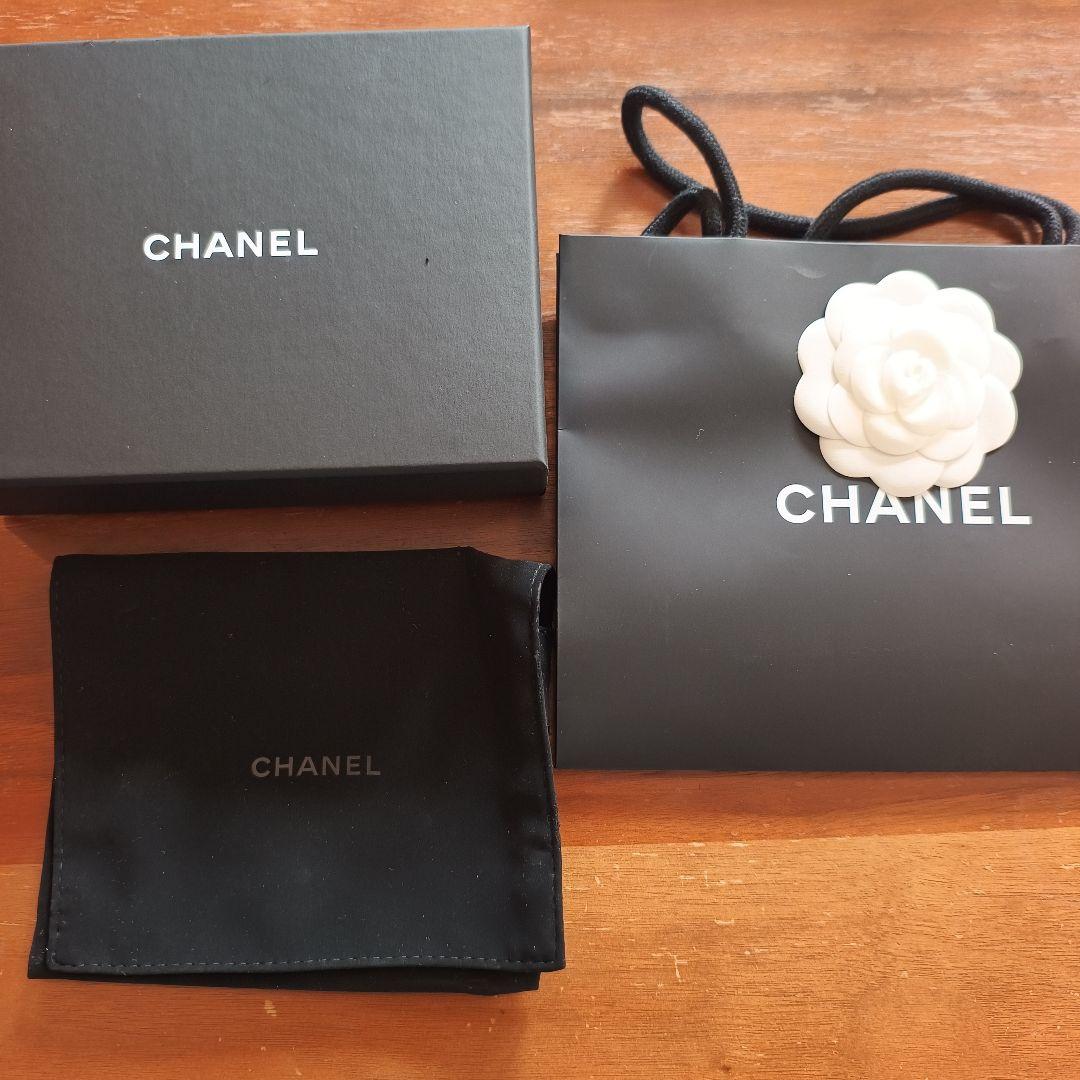 CHANEL シャネル マトラッセ 三つ折りコンパクト 財布 キャビアスキン