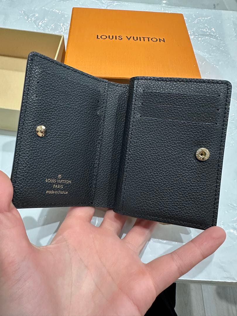ブラック 二つ折り財布