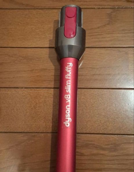 Dyson V8 スティッククリーナー本体とアタッチメント