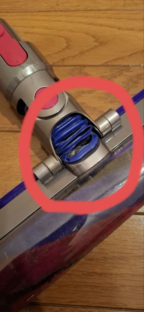 Dyson V8 スティッククリーナー本体とアタッチメント