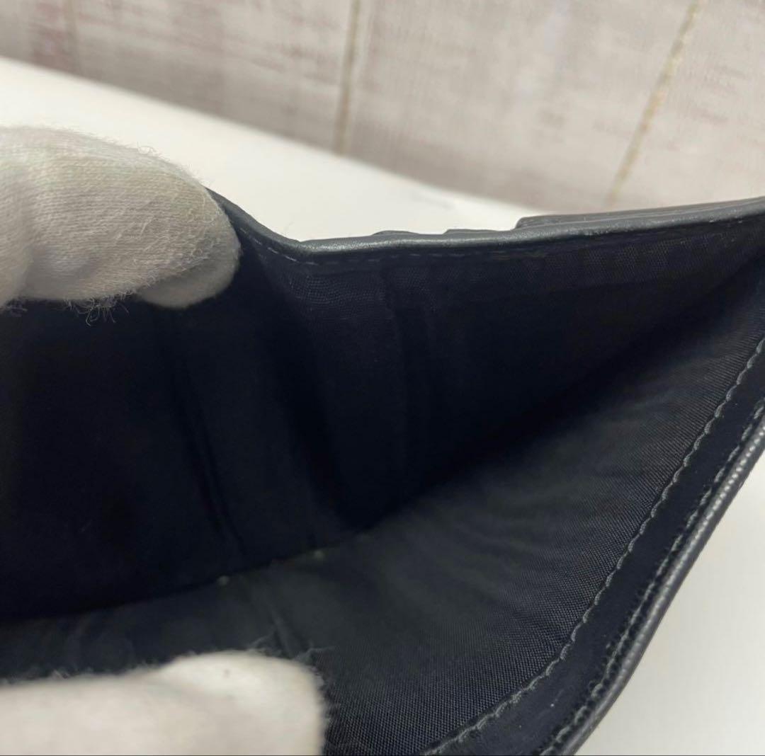 PRADA ブラック 二つ折り財布 エピレザー