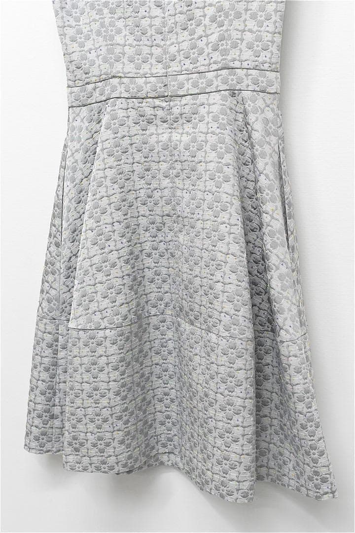 B462/美品 TOCCA ひざ丈フレアワンピース ドレス 花柄 エンボス 00
