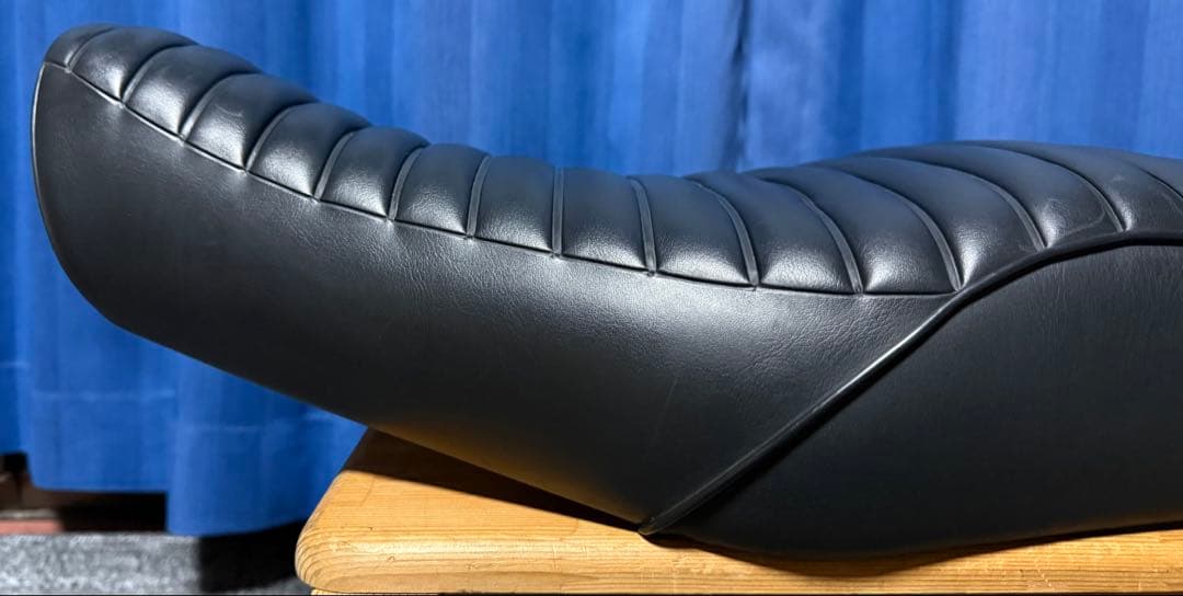 Kawasaki カワサキ W650 W800 純正 タックロール シート