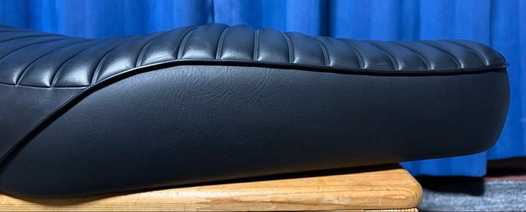 Kawasaki カワサキ W650 W800 純正 タックロール シート