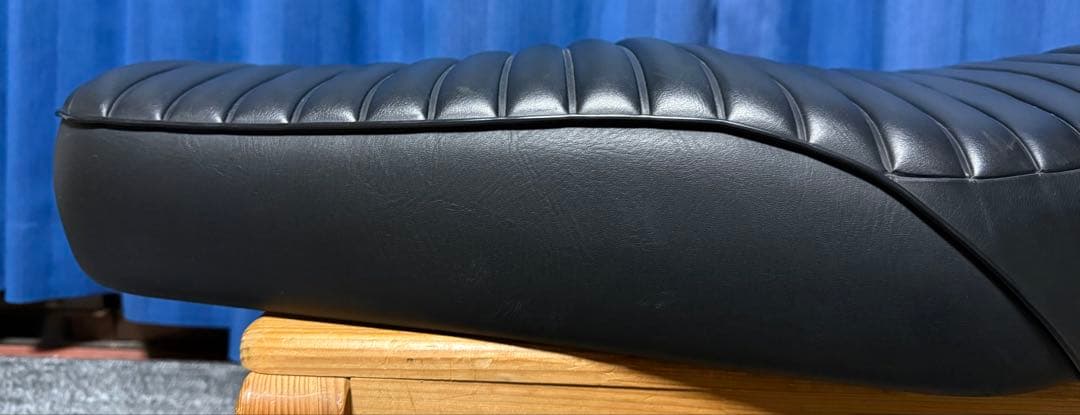 Kawasaki カワサキ W650 W800 純正 タックロール シート