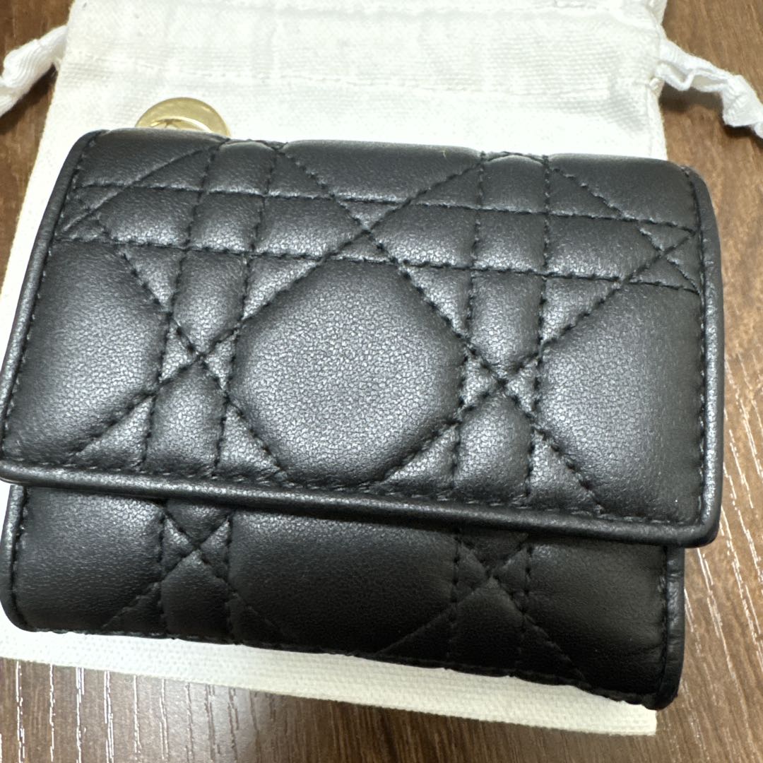 Lady Dior Lotus ウォレット カナージュ ラムスキン