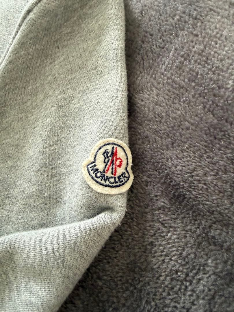 MONCLER グレー ジャンパー