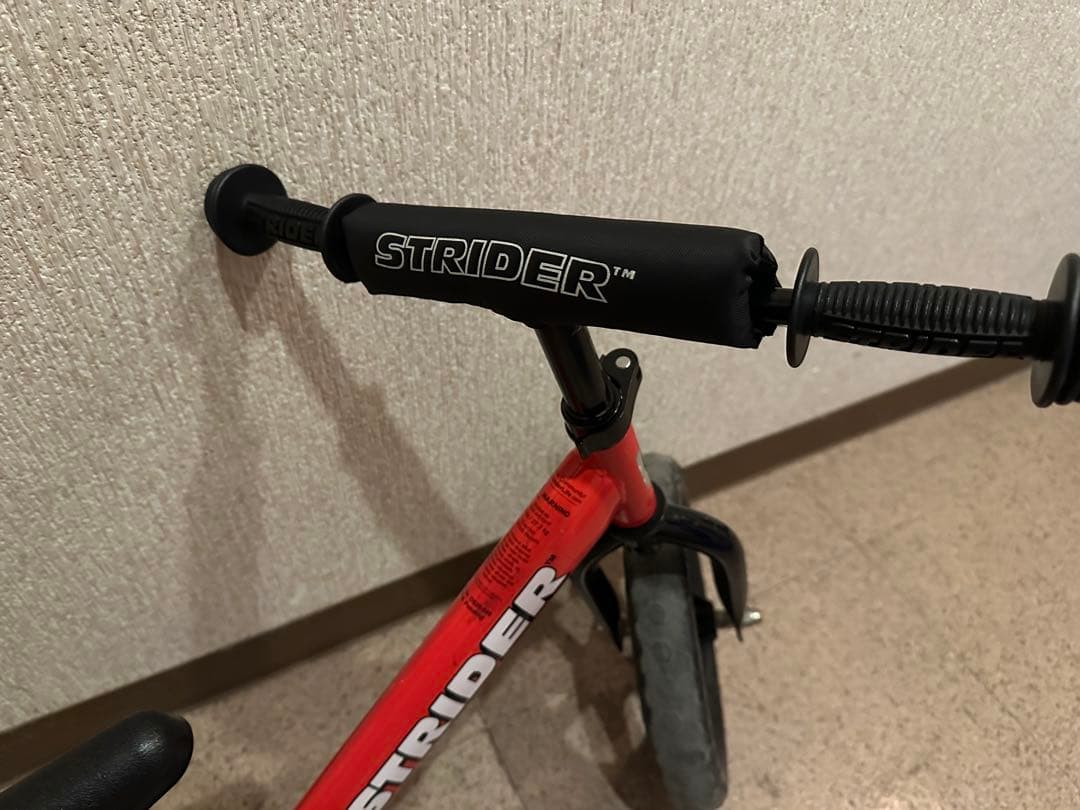Nina　STRIDER バランスバイク 赤