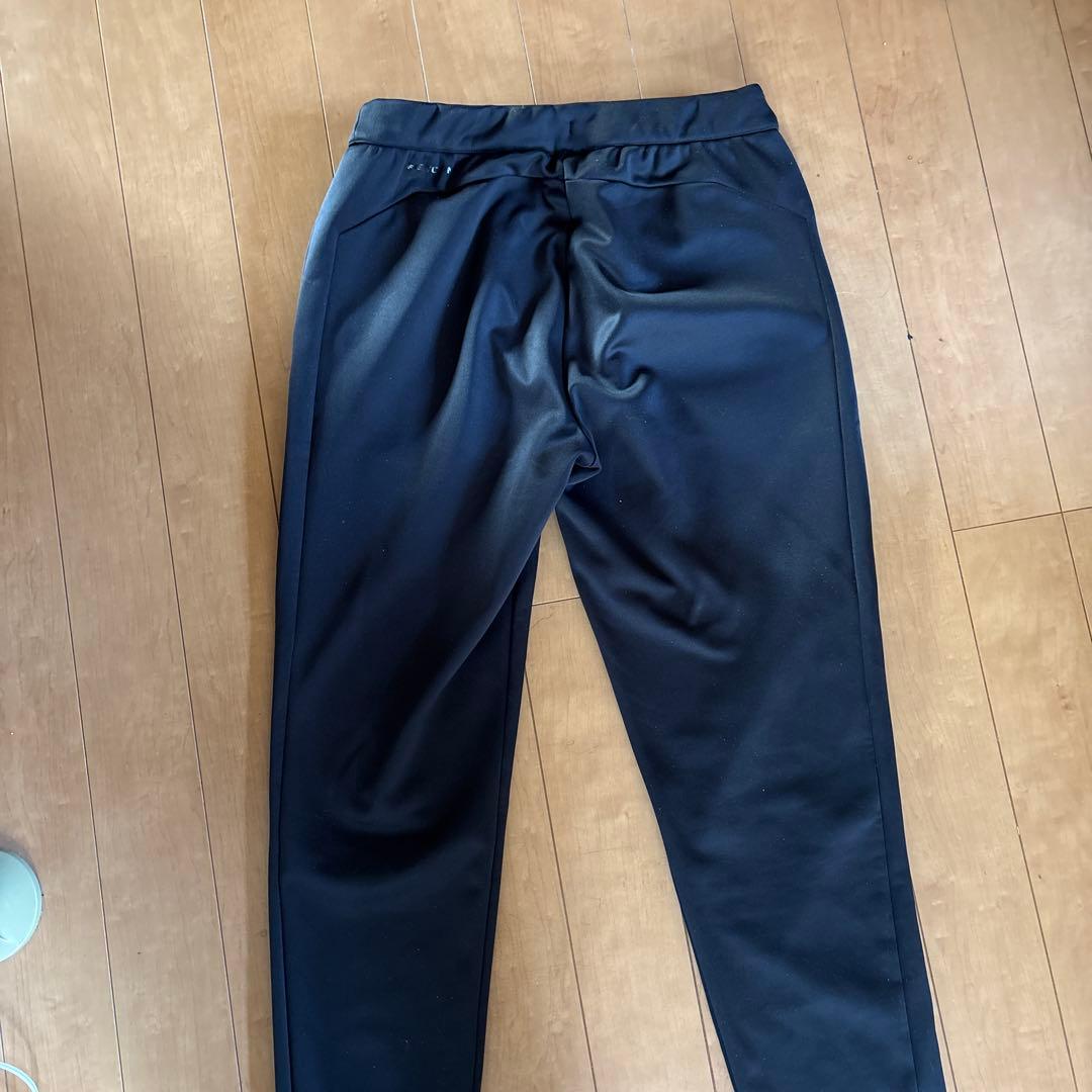 UNDER ARMOUR ブラック フード付きジャケットとパンツセット