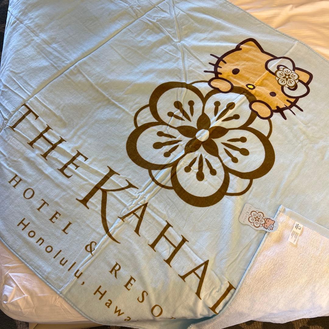 【新品】ハワイ限定　日焼けハローキティ バスタオル KAHALA 日焼けキティ