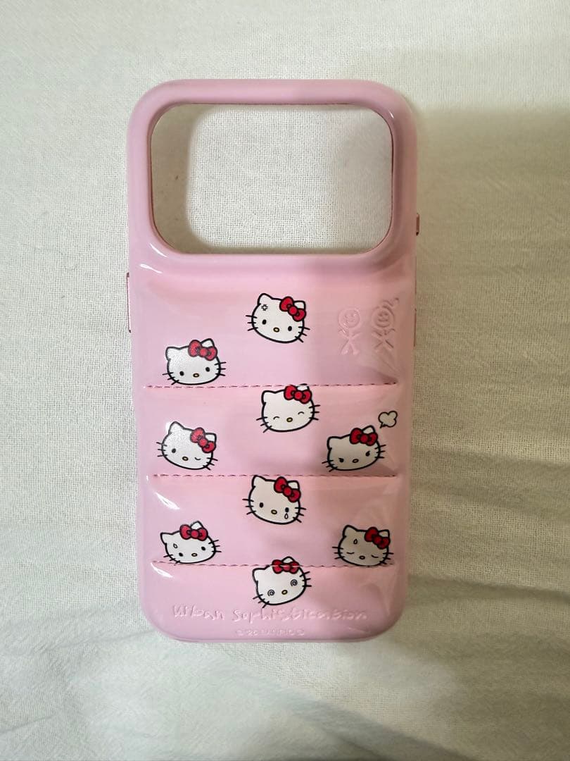 Urban SophistactionハローキティiPhone17pro用ケース