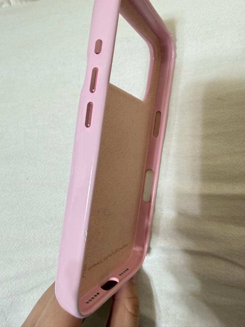Urban SophistactionハローキティiPhone17pro用ケース