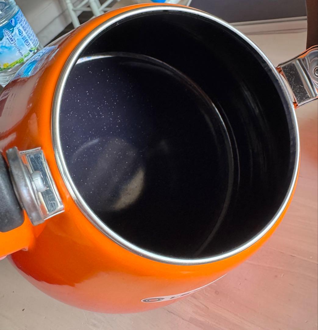 未使用品　ルクルーゼ コーン ケトル 1.6 オレンジ ホーロー