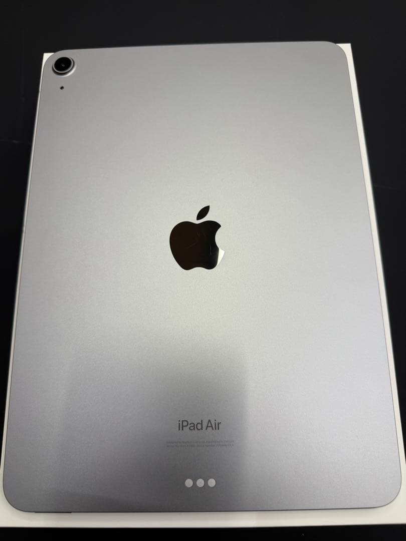 Apple iPad Air Wi-Fiモデル　シルバー 11インチ