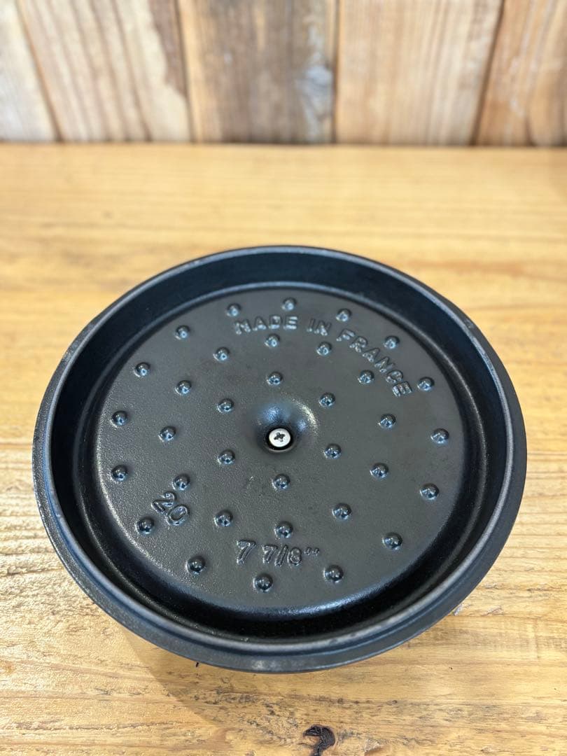 staub ココットラウンド20㎝ ブラック