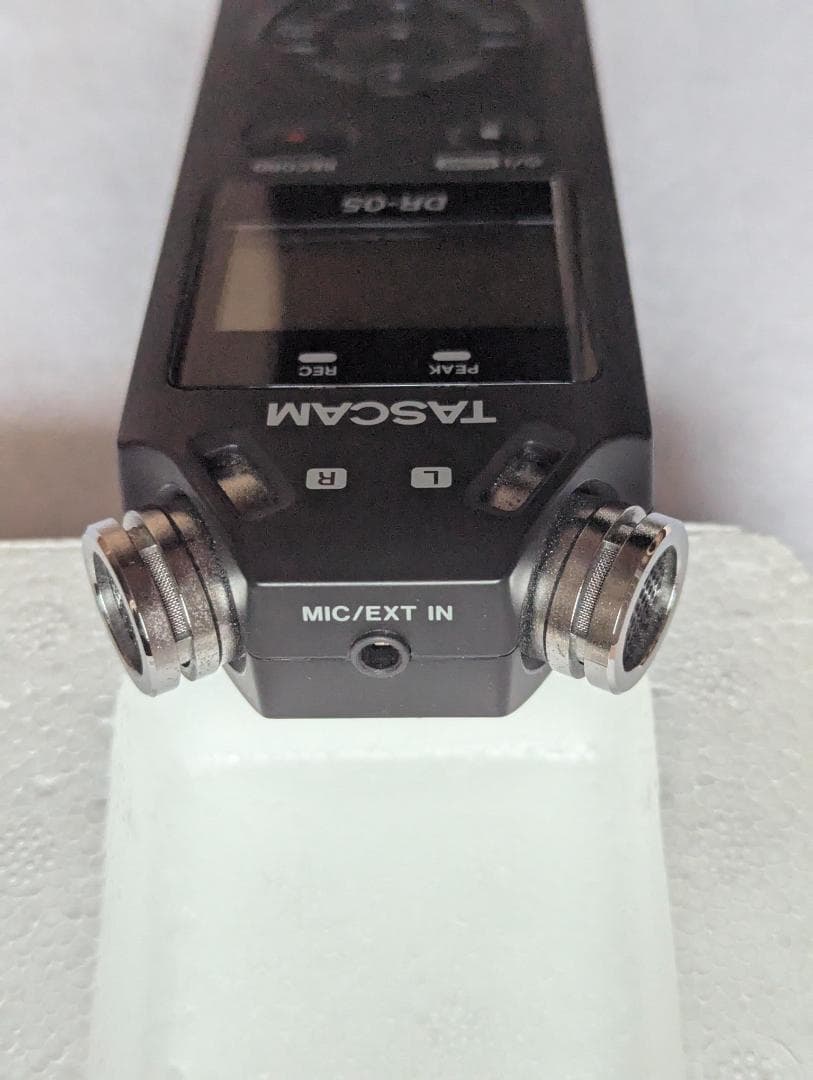 TASCAM リニアPCMレコーダー DR-05（箱・説明書・SDカード付き）