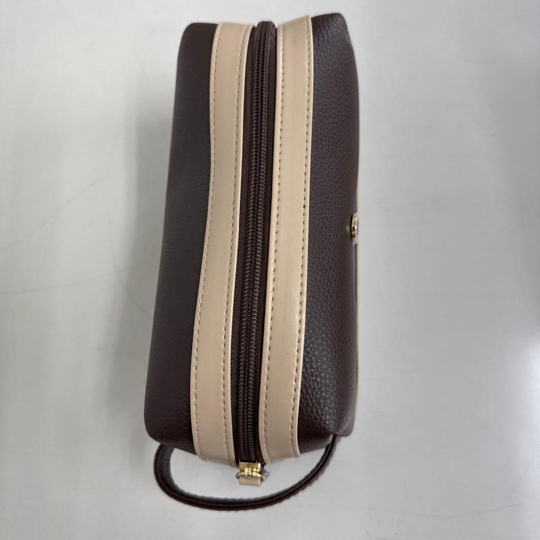 エミレーツ航空　ファーストクラス アメニティは　入っていません BVLGARI