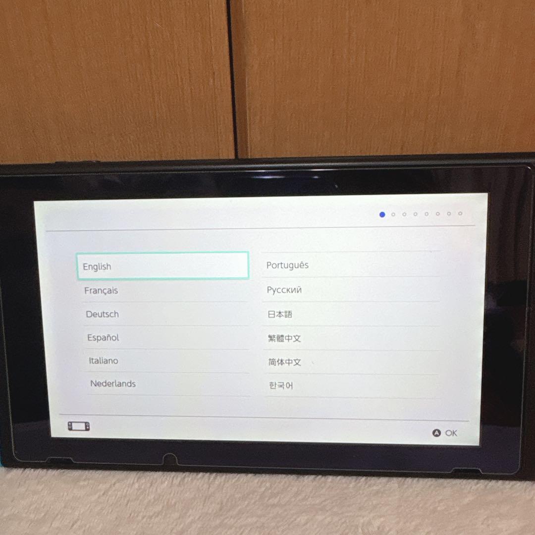 Nintendo Switch 本体　ネオンブルー／ネオンレッド