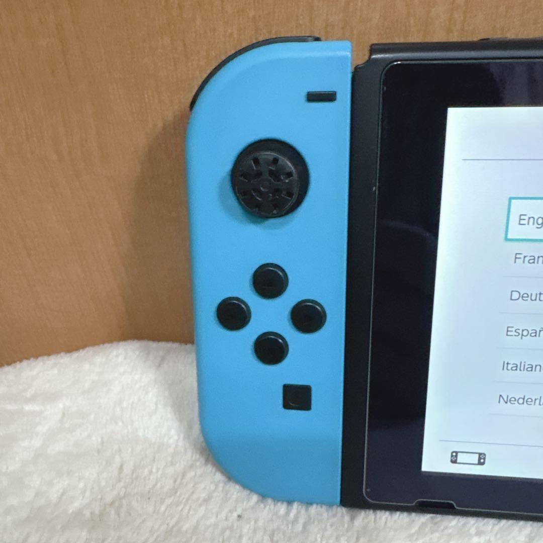 Nintendo Switch 本体　ネオンブルー／ネオンレッド