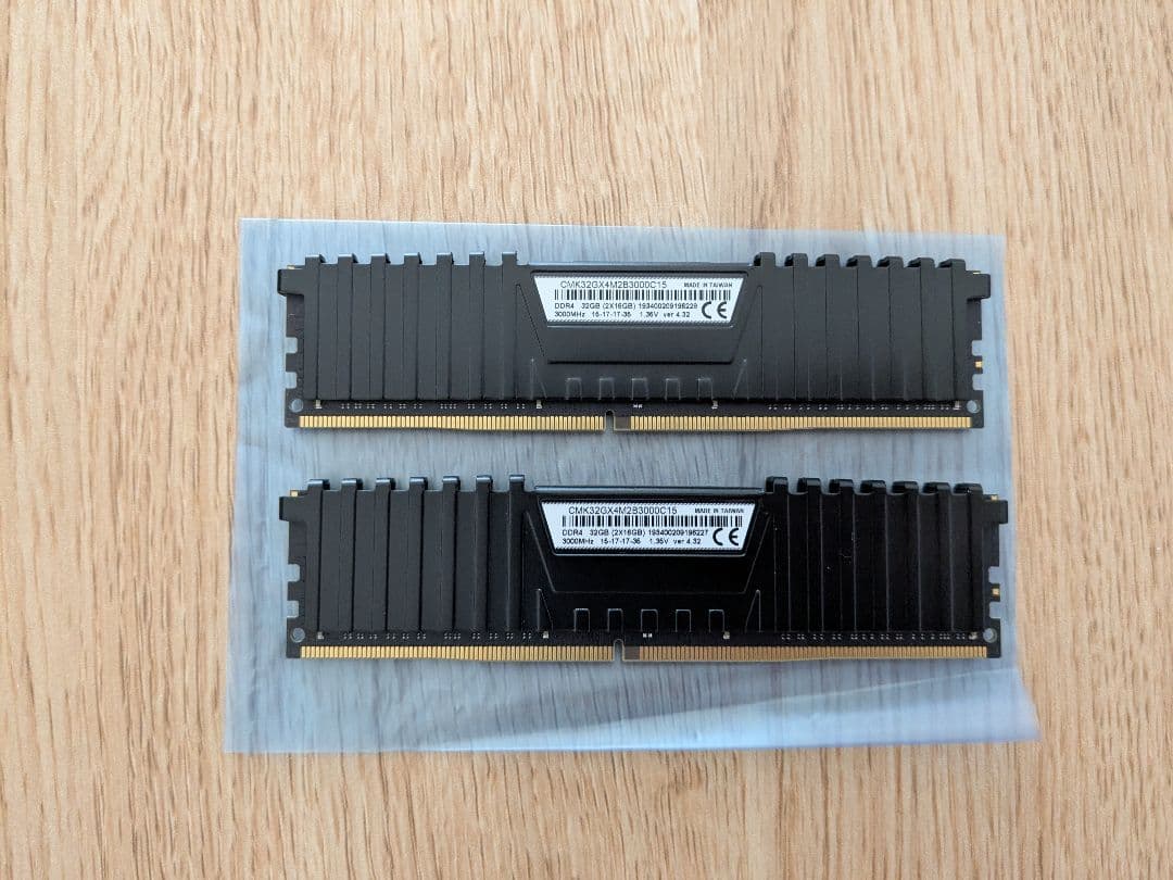 CORSAIR DDR4 32GB 16GB × 2枚 3000MHz